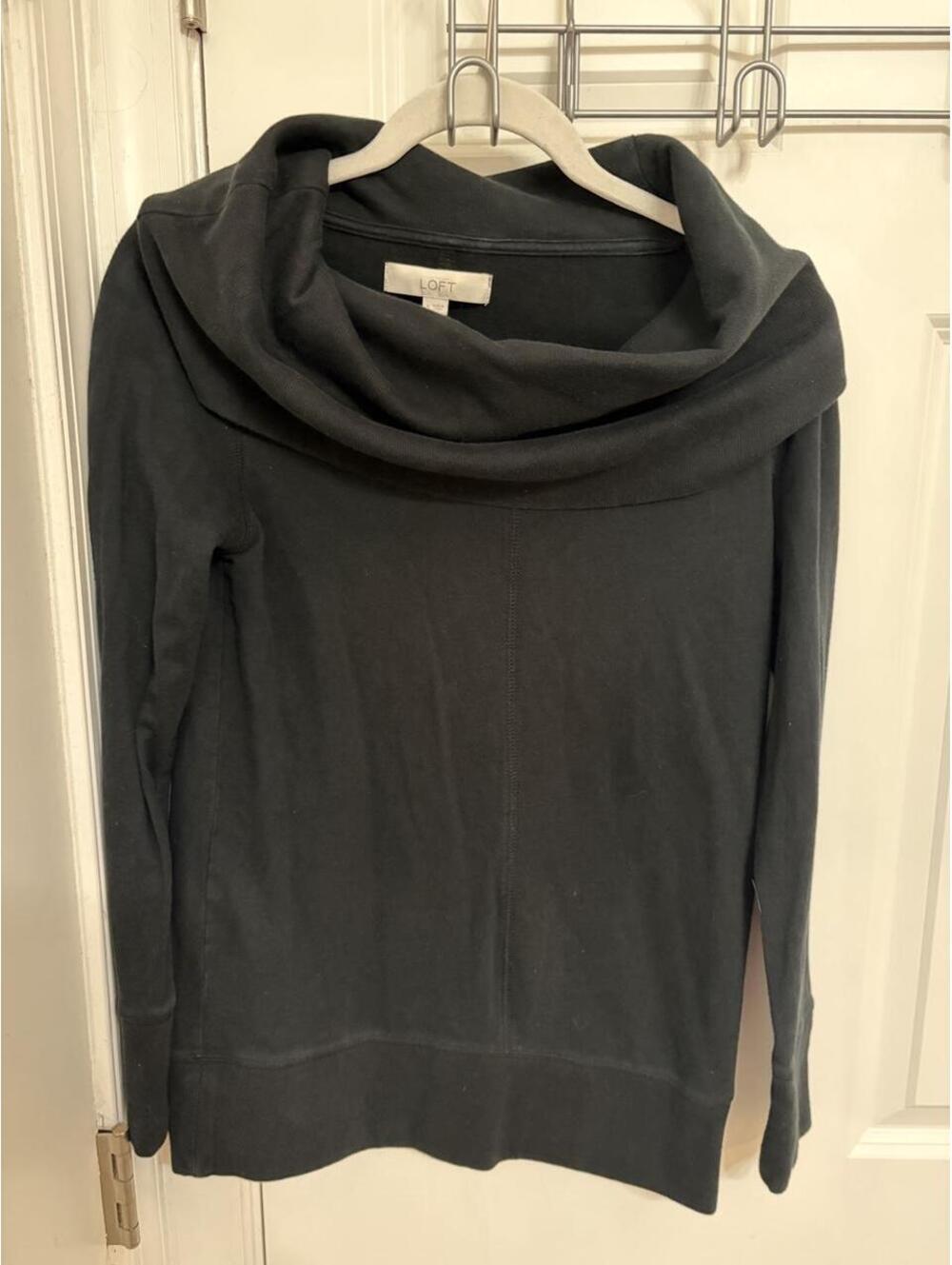 LOFT Women's Black and Grey Jumper